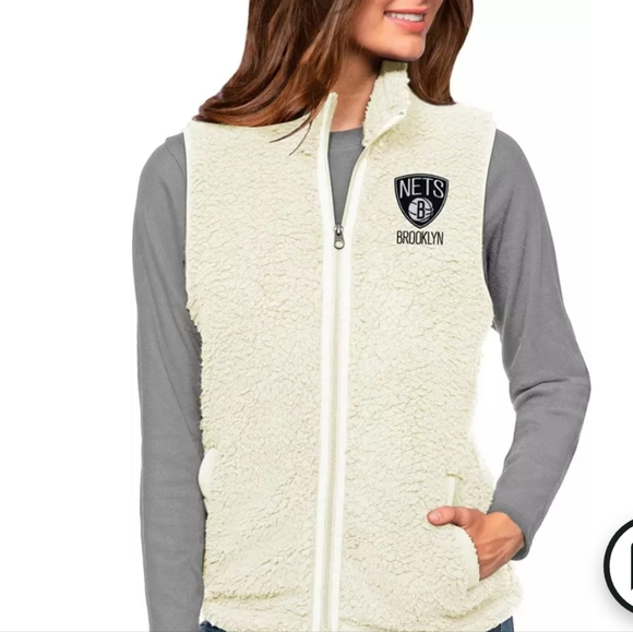 Antigua Women's NFL Boston Celtics Fleece Full Zip Grace Ivory Sherpa Vest - Picture 1 of 7